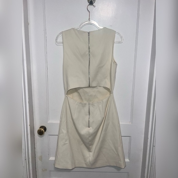 Theory Career Off White Sleeveless Dress w/ Back Cutout $298 Size 8 - Picture 3 of 3